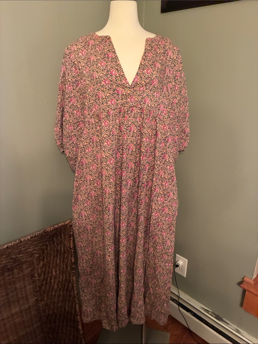 Universal Thread Pink Floral Maxi Dress with V-Neck